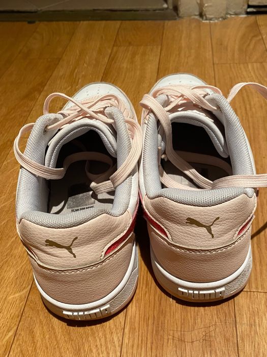 Pantofi sport Puma fete, culoare alb-roz, marime 38, stare buna