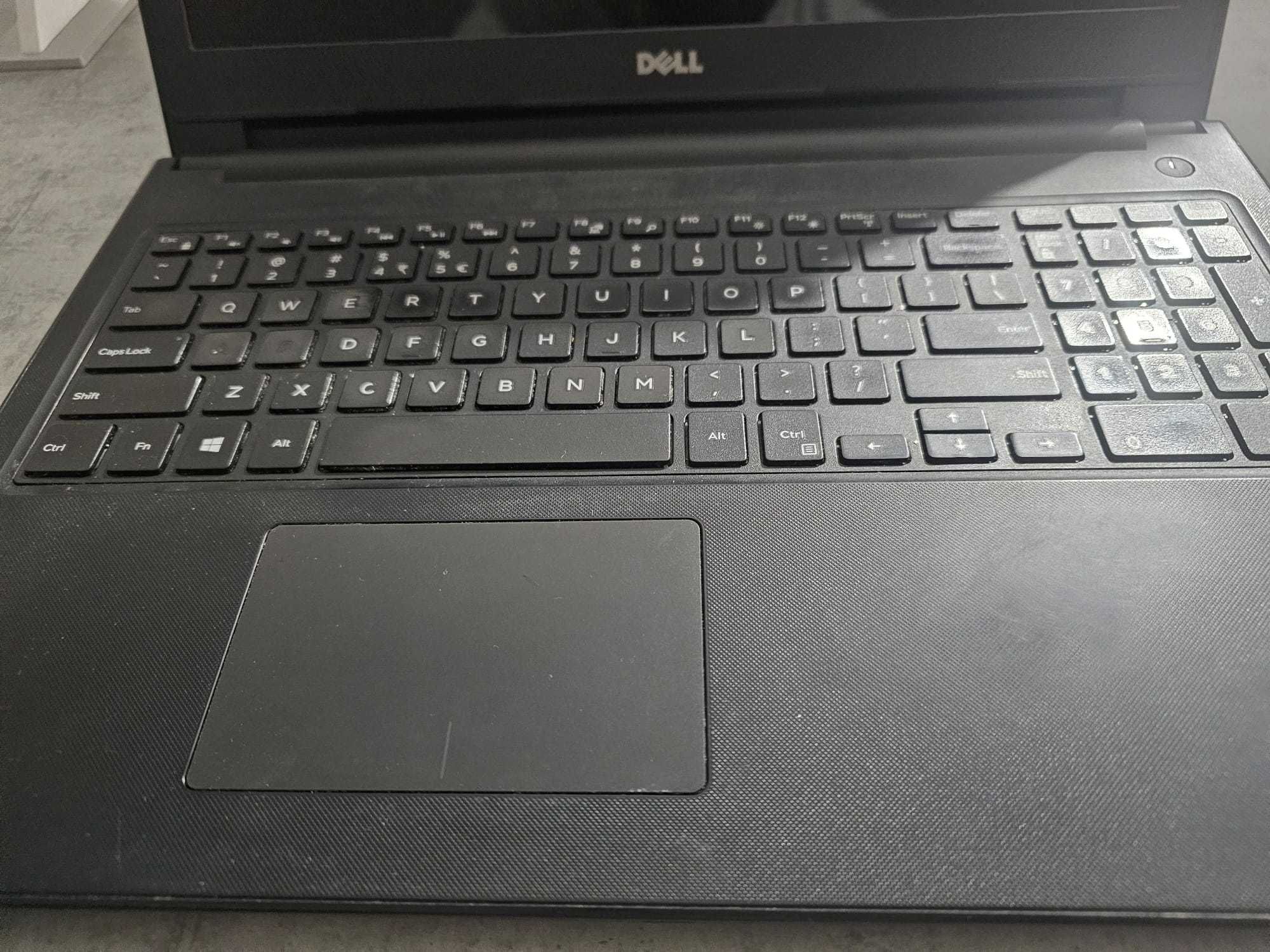 Laptop Dell Inspiron 15 / i3-6006U