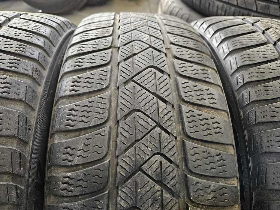 4 Anvelope de IARNA 205.50.17 'Pirelli' [dot 2020]; stare buna