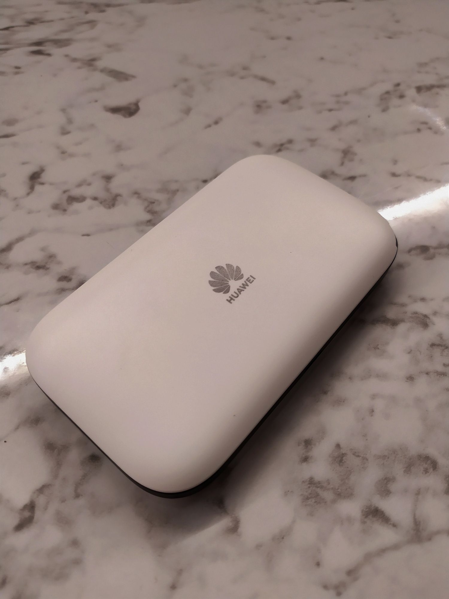 Продаётся Huawei e5576 LTE/4G/3G Universal Mobile Wi-Fi Router