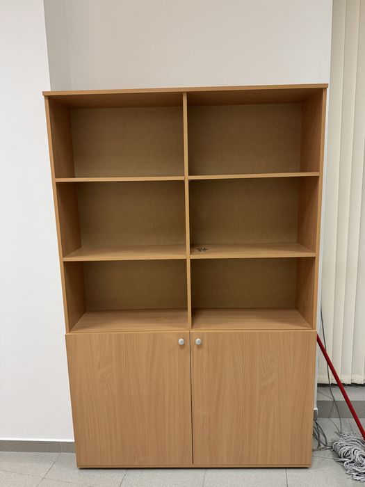 Офис шкаф с рафтове, бюро, стол