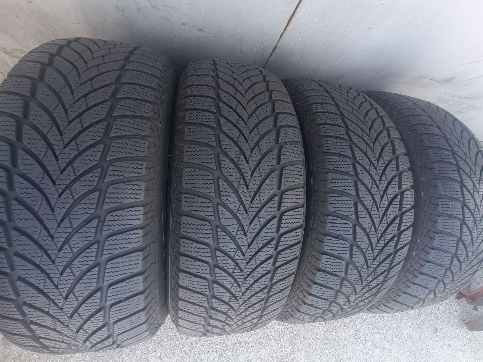 215/60/16 Goodyear, dot22
