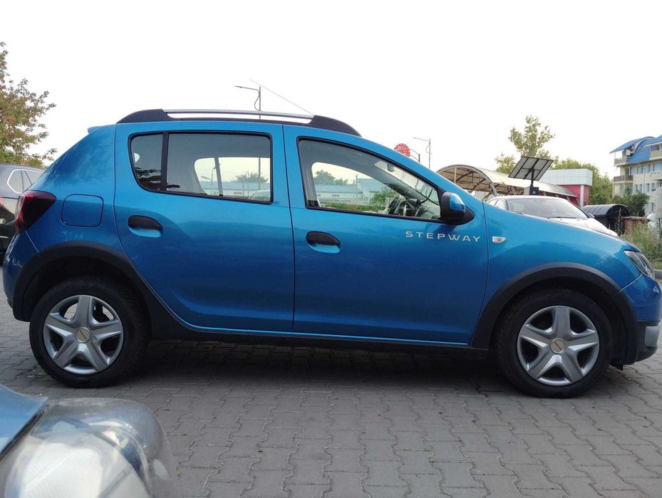 Dacia Sandero Stepway, cu cutie automată, motor 0.9 benzina, 90 CP