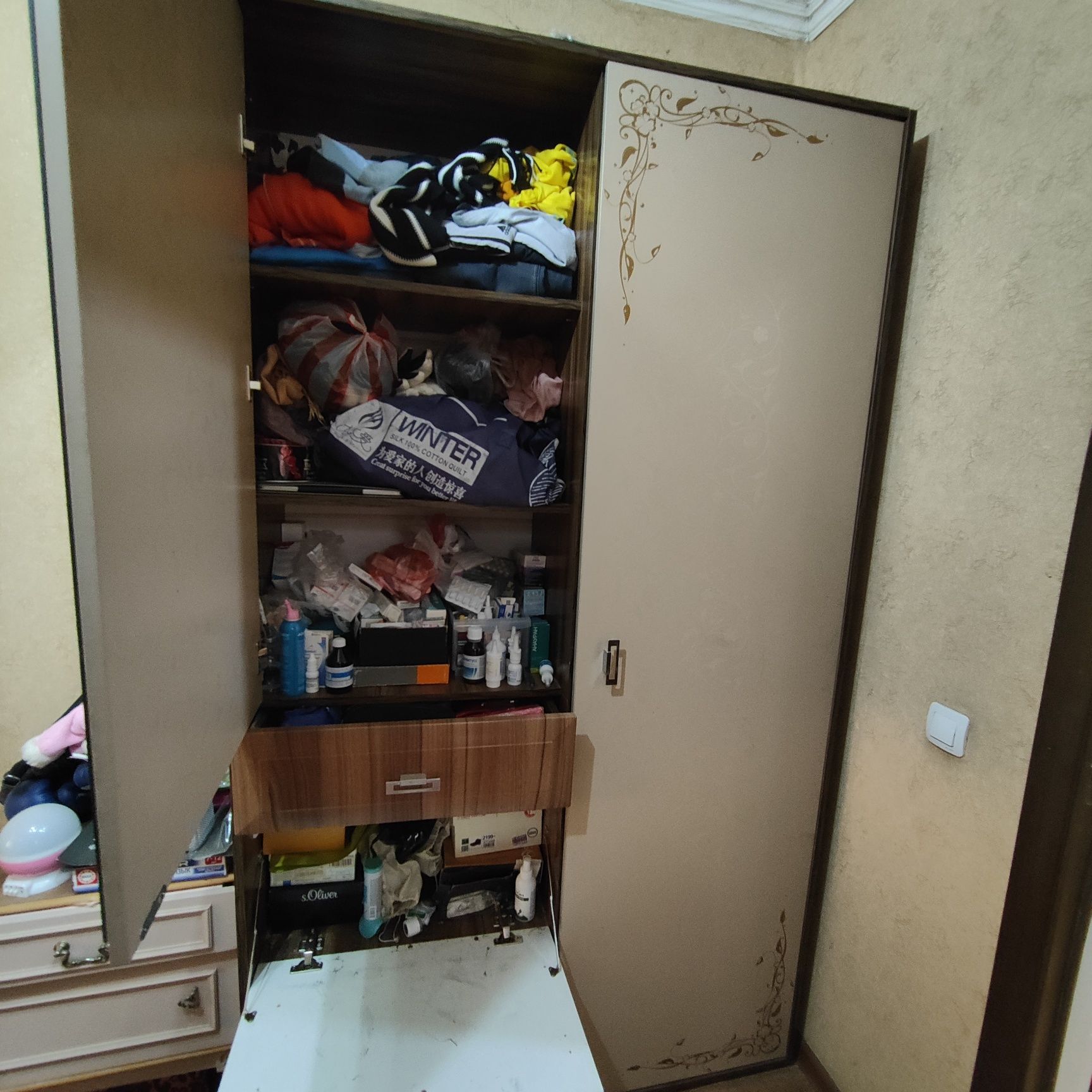 Шкаф с зеркалом в прихожую