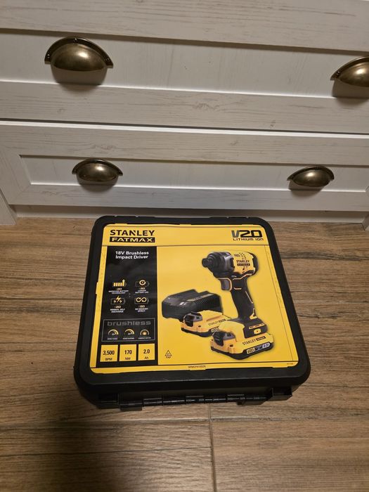 Masina de insurubat cu impact Stanley Fatmax SFMCF810B