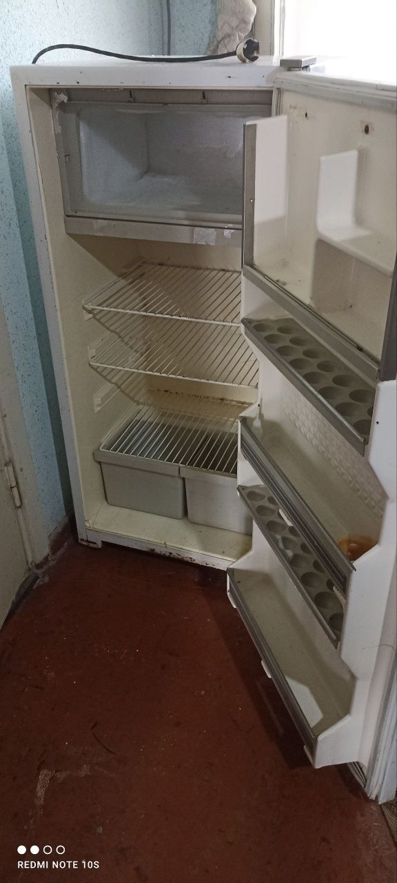 Продается холодильник Минск рабочий  недорого