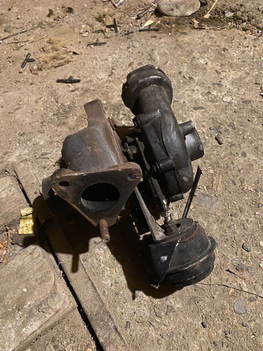 Vând turbină Garett