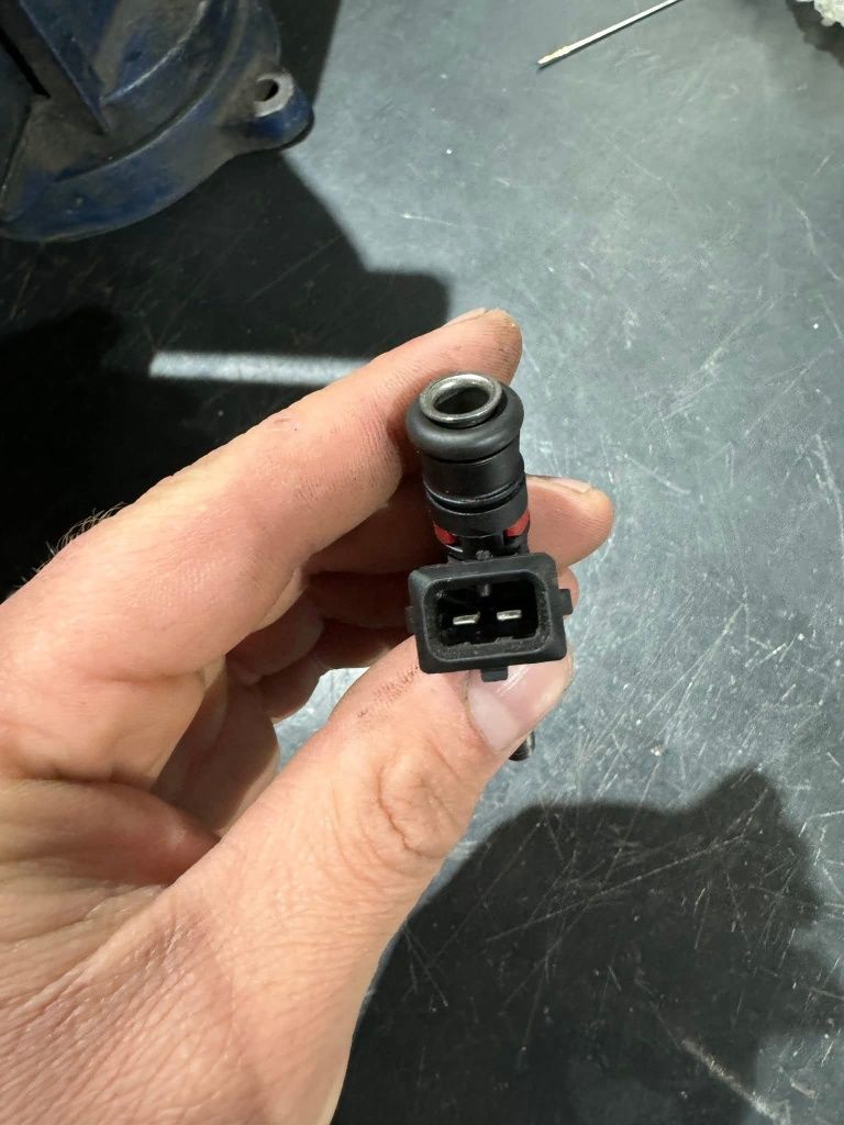 4 injectoare noi Bosch 630CC