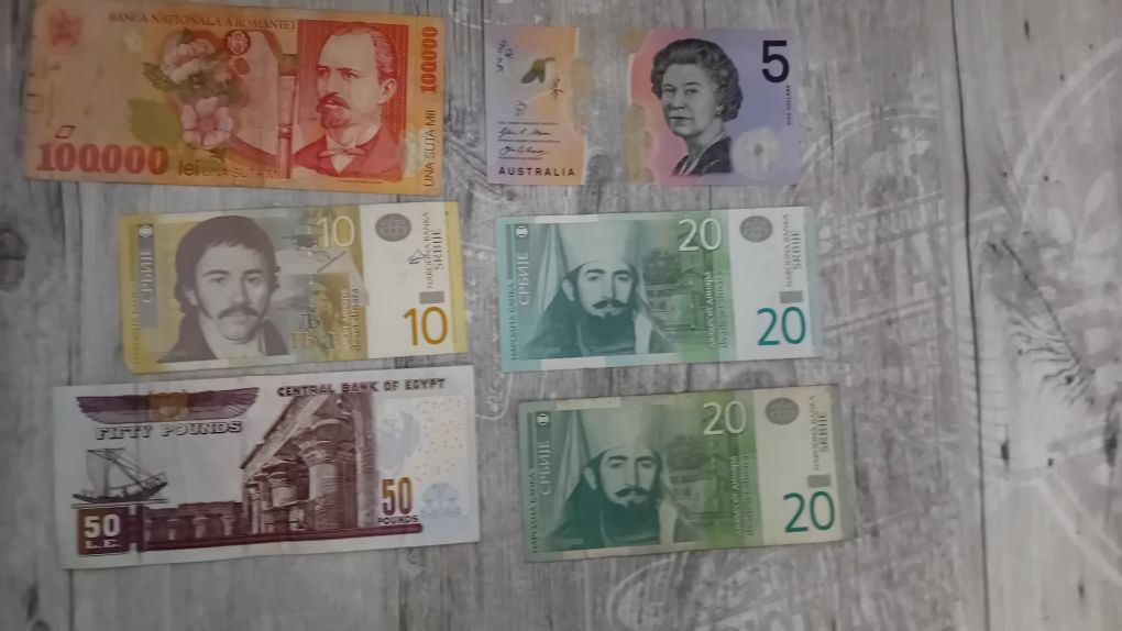 Schimb bancnote și monede