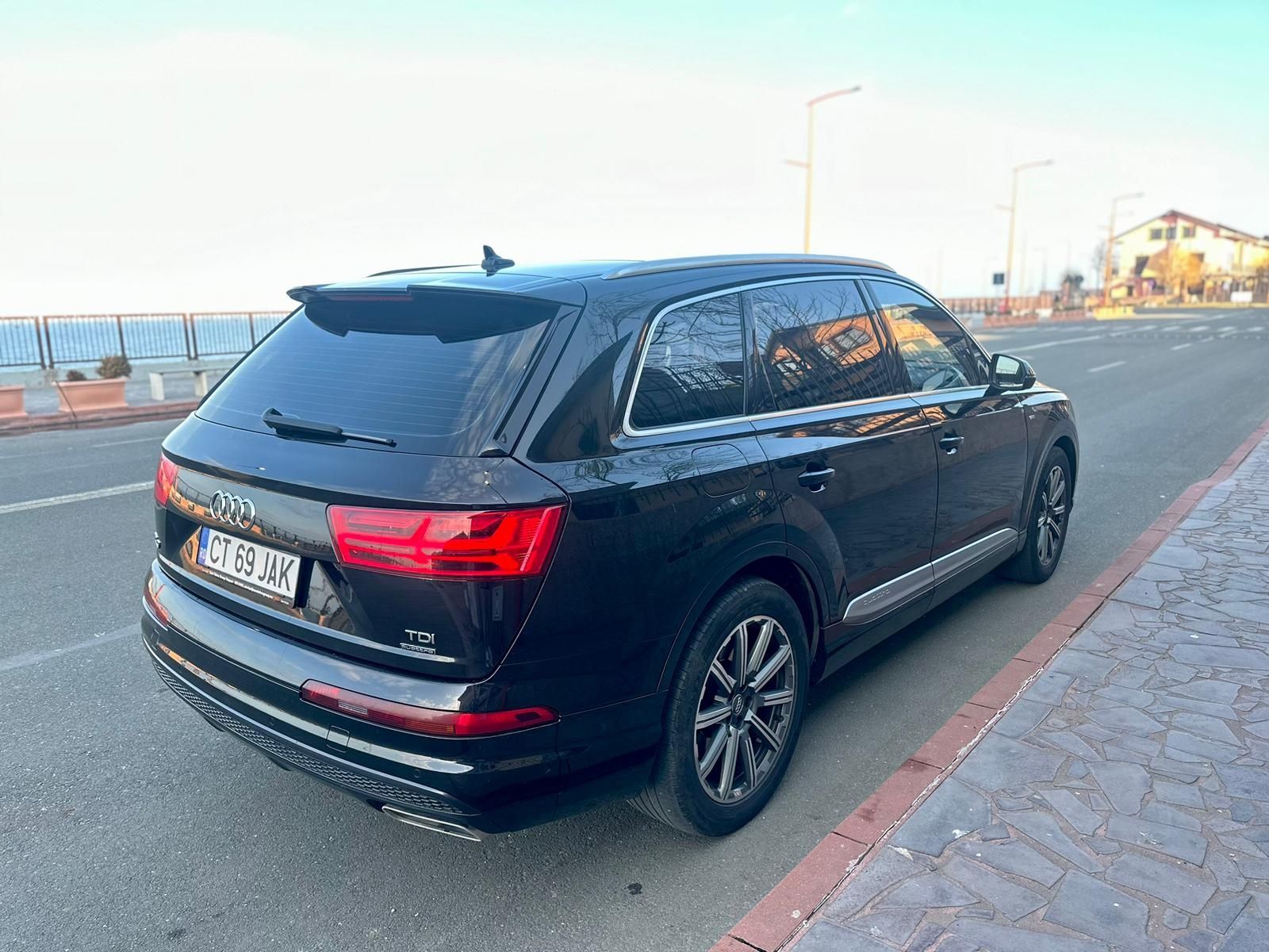 Audi Q7 Matrix ,7 locuri,head ul,carlig,panoramic