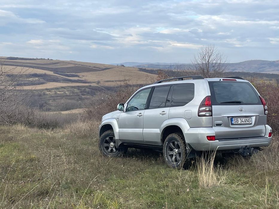 Vând Toyota Land Cruiser