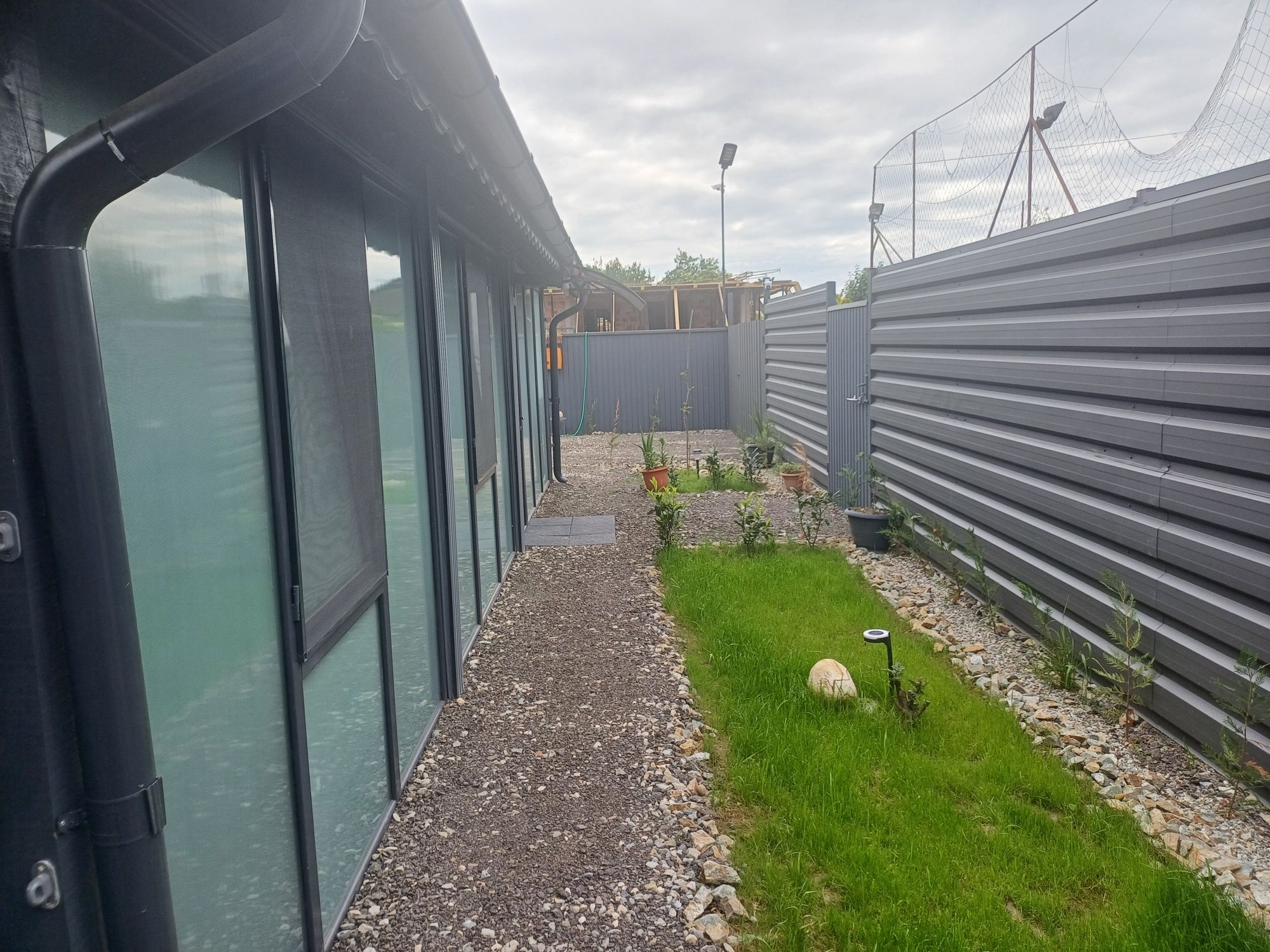 Închiriez imobil(casa)