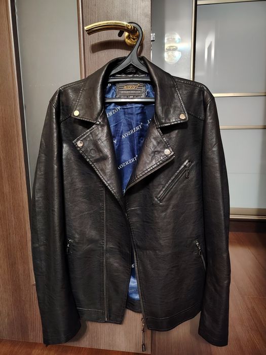 Продам черную кожаную куртку