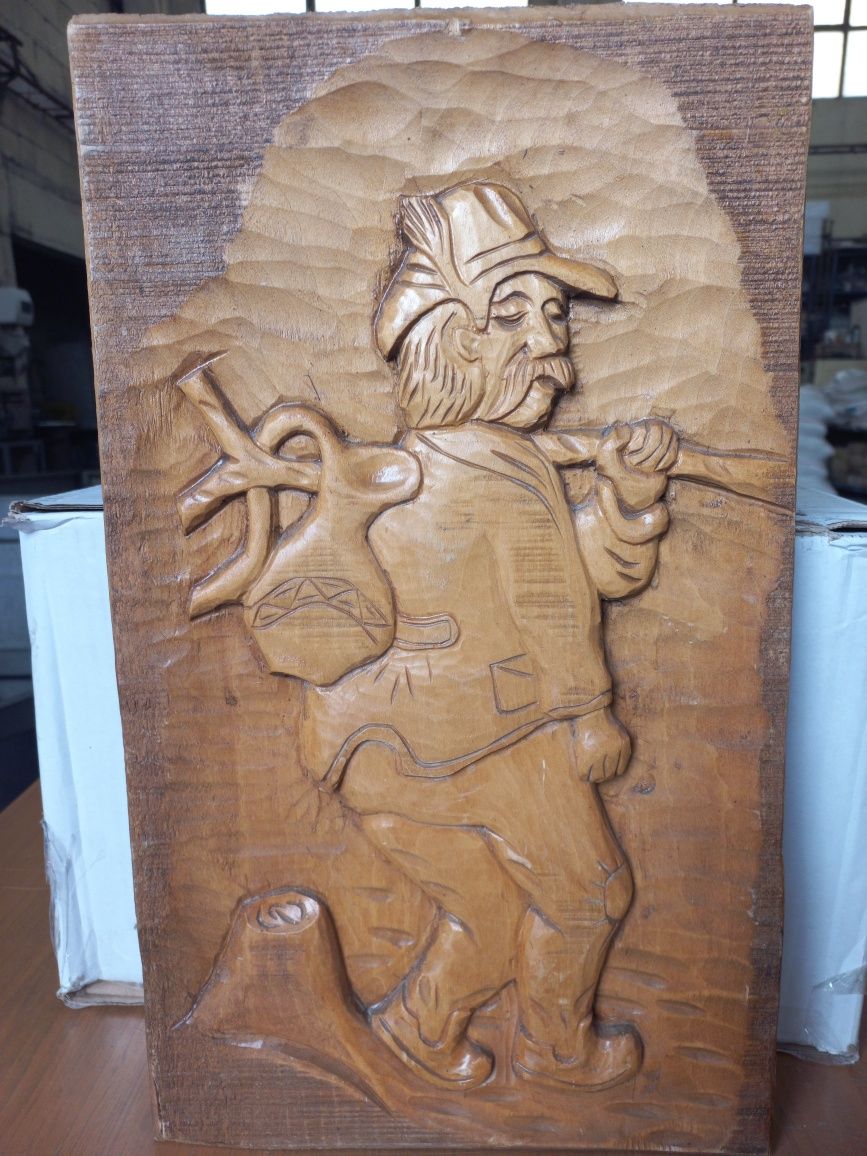 Tablou basorelief din lemn sculptat