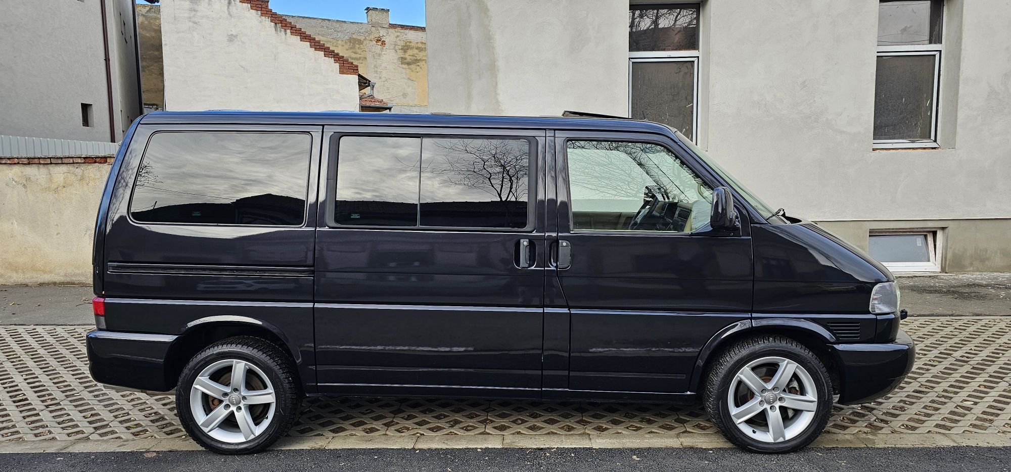 Vw T4 Caravelle 2.5 151 Cp Full Pretul in Euro !!!