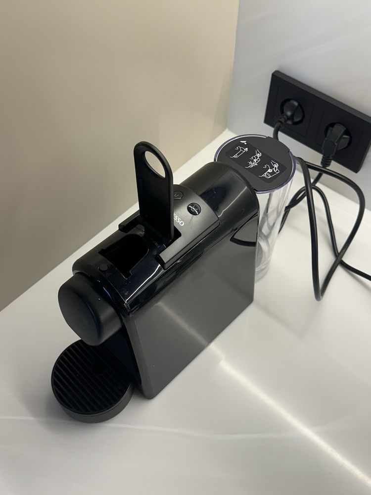 Кофемашинка Nespresso
