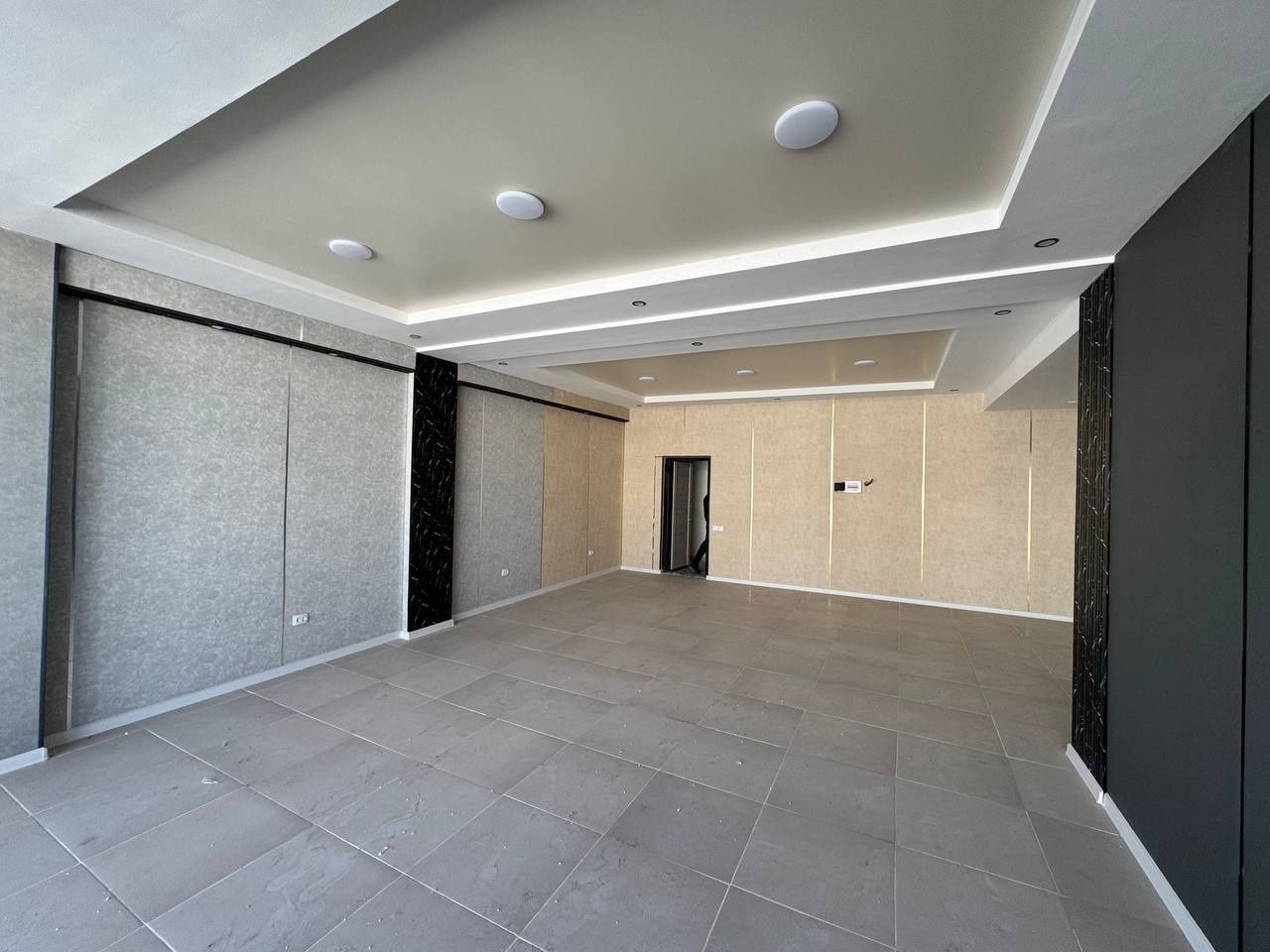 Nijiloy sotiladi yakkasaroy rayoni 7 qavat 85m²