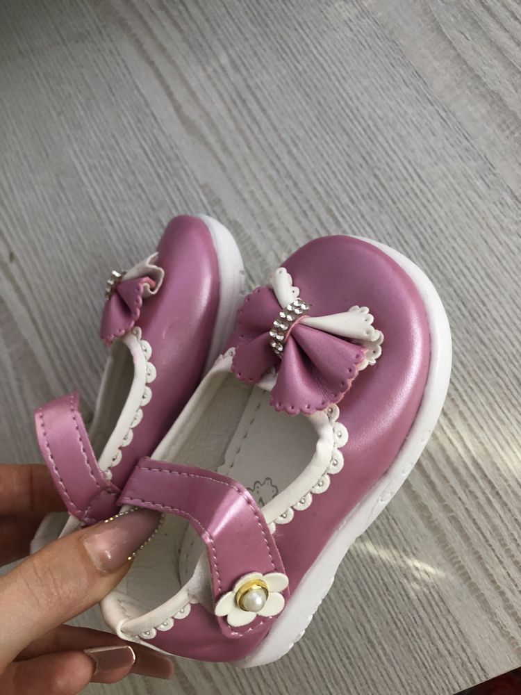 Sandale noi pentru fetite