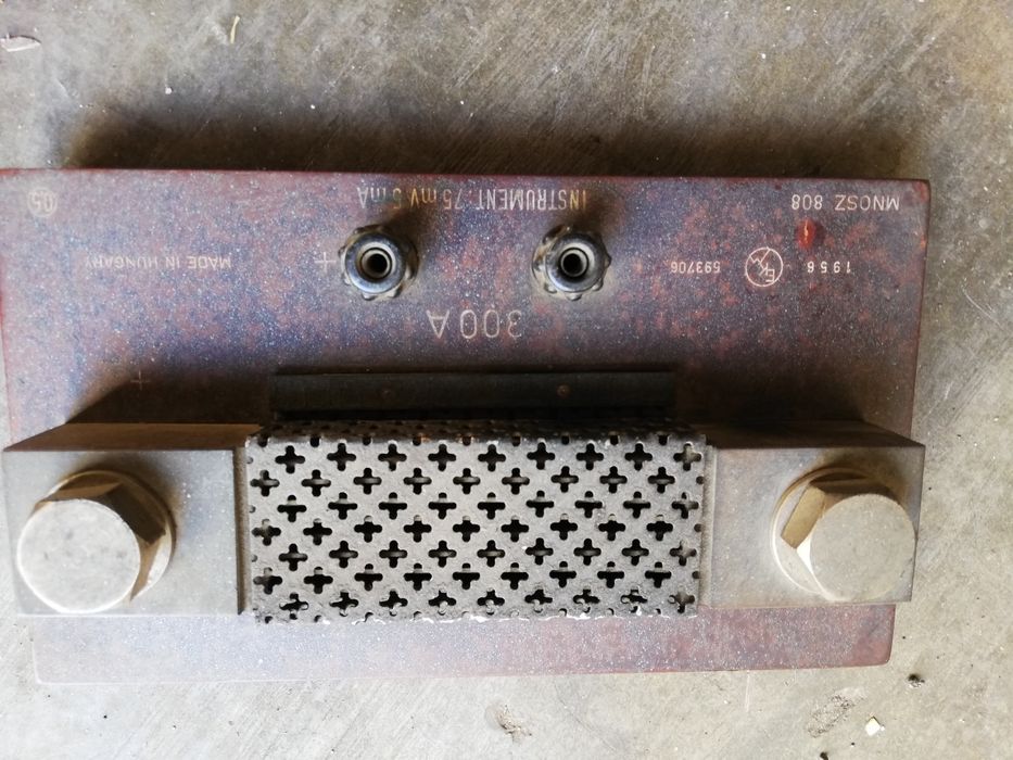 Vând aparat SHUNT 300 A. 100 lei negociabil.