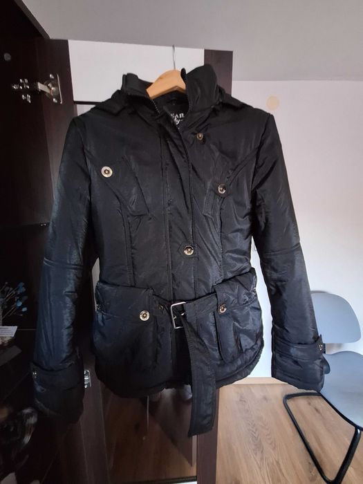 Дамско яке с качулка и колан