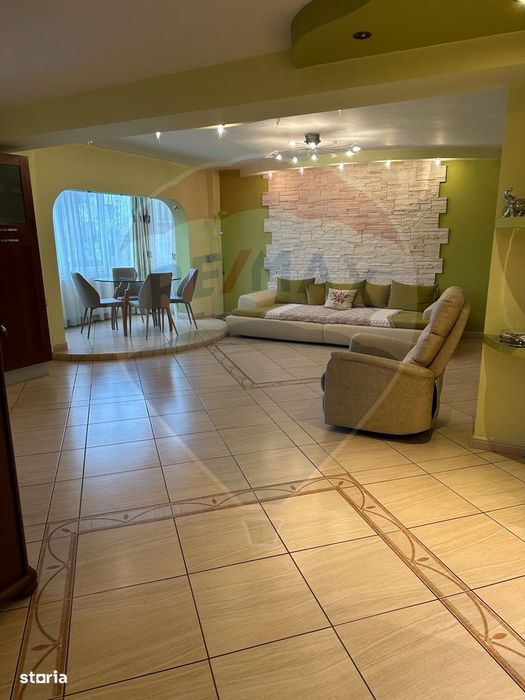 DE INCHIRIAT Apartament cu 4 camere în zona Scriitorilor