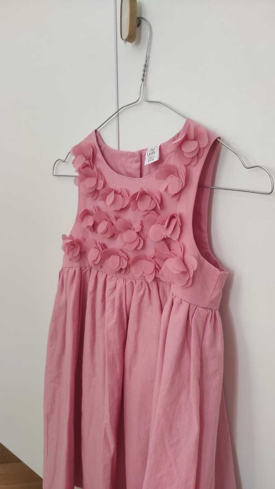 Rochie roz flori aplicate, masura 134 cm
