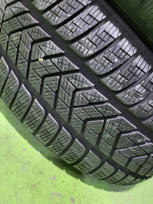 4 бр зимни 235/60/18 Pirelli