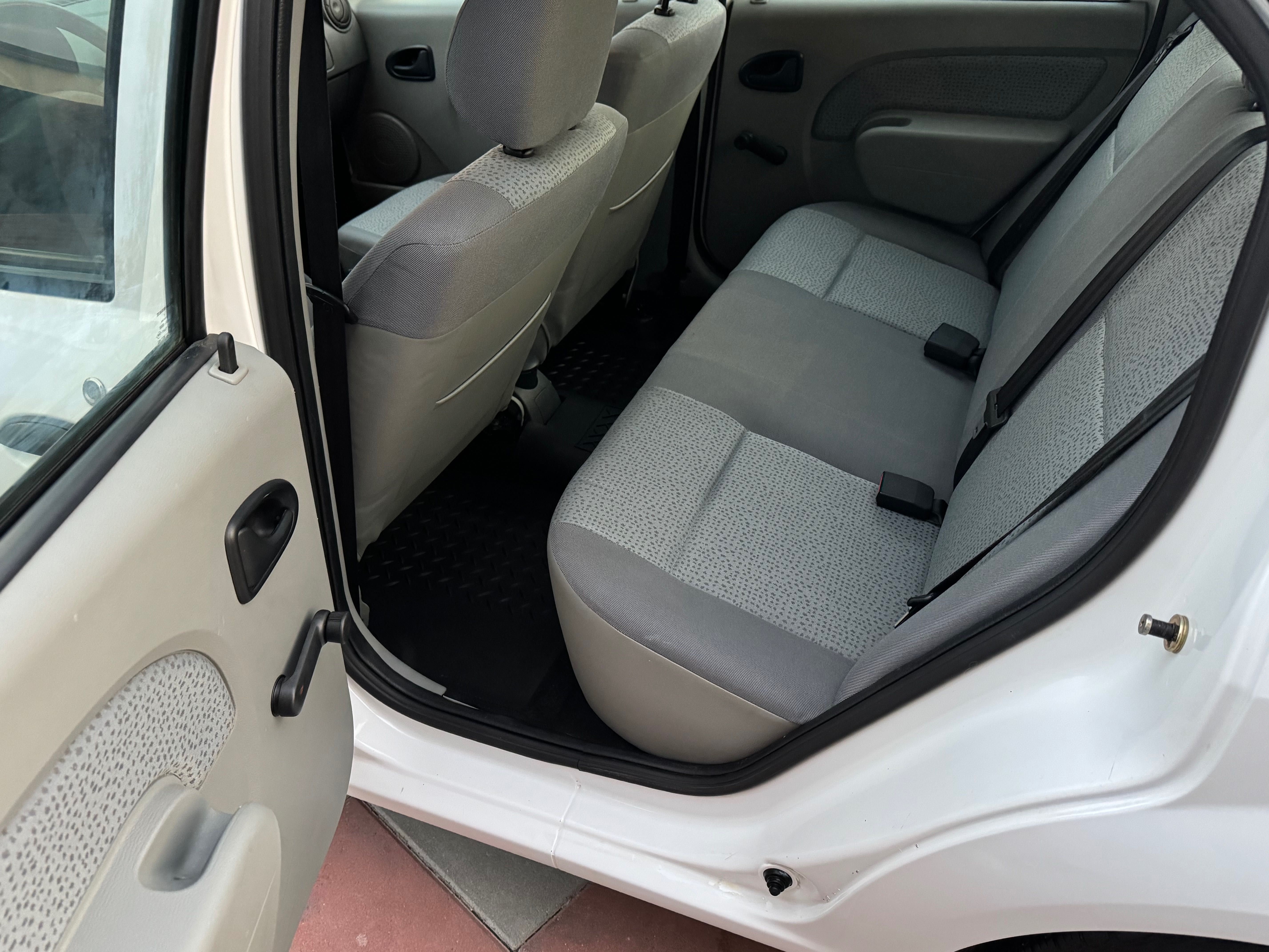 Dacia Logan 2006, 1.4MPI 40.000KM