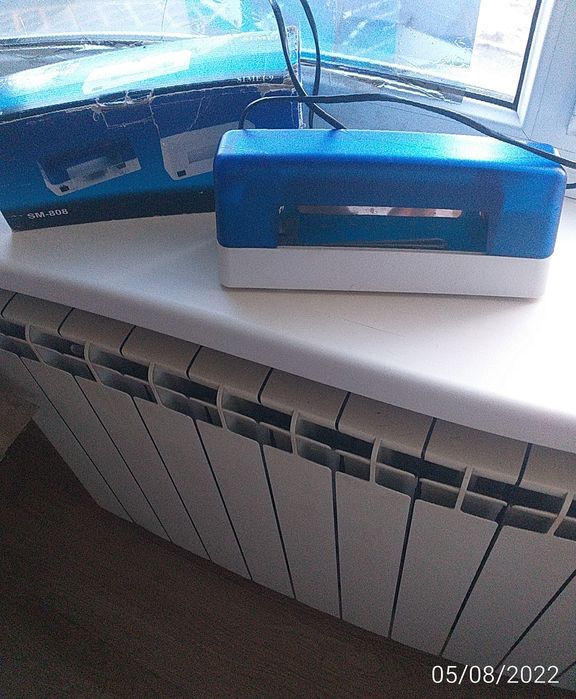 Продаю УФ лампу для маникюра