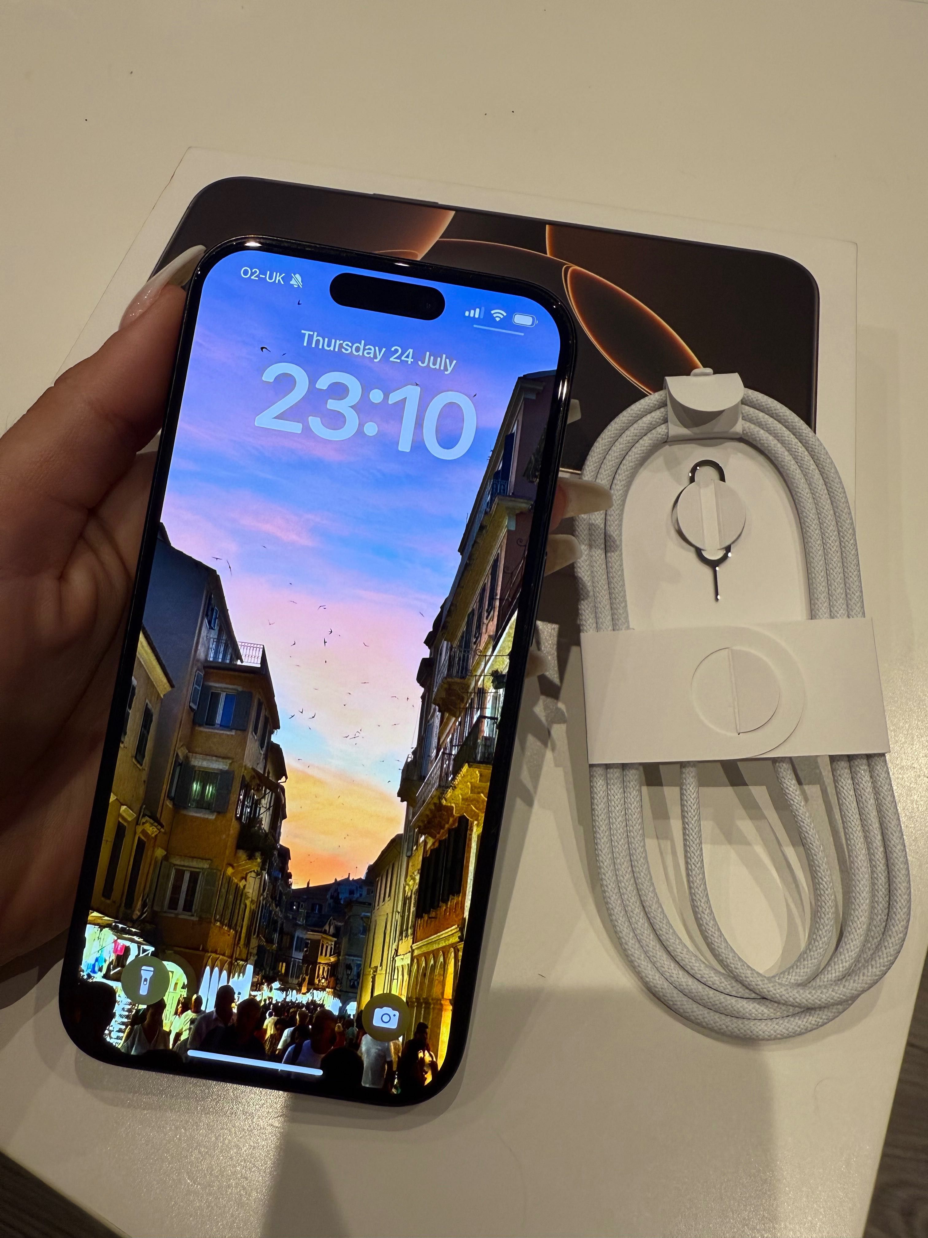 Iphone 15 pro отлично състояние