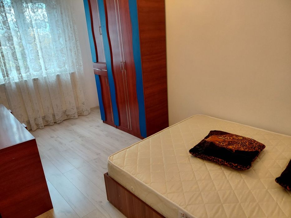 Inchiriez ap 3 camere Craiovita noua