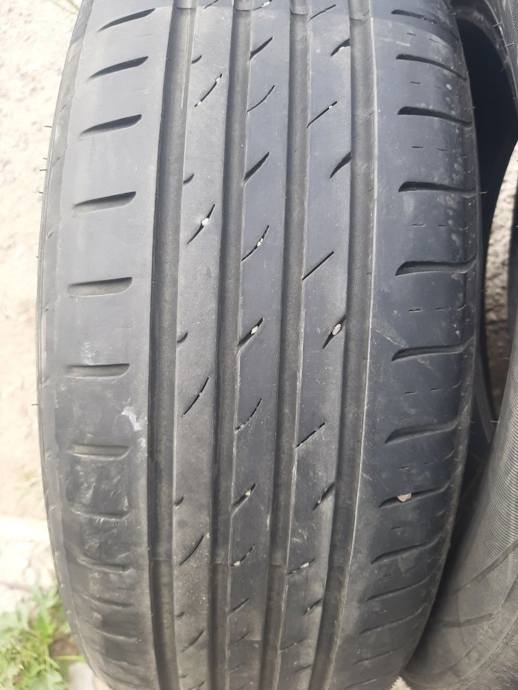 Продам шины 215/65/16 нексен