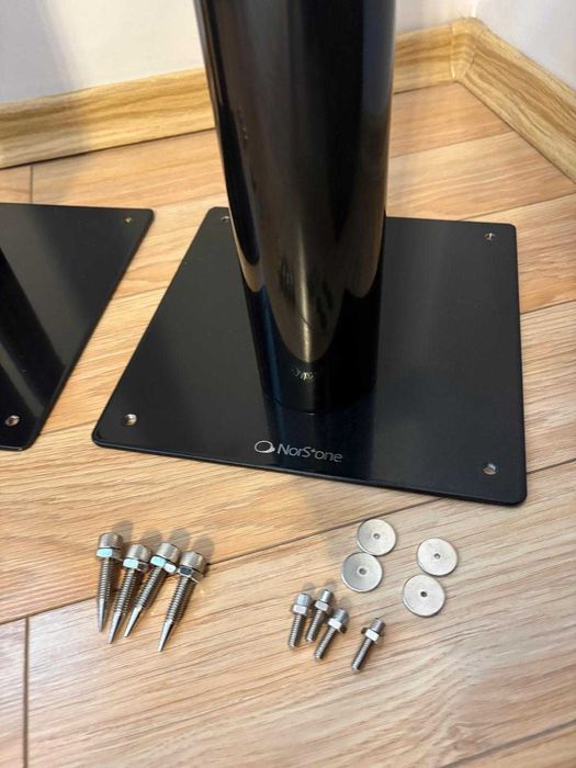 Standuri metalice pentru boxe Norstone Stylum 3