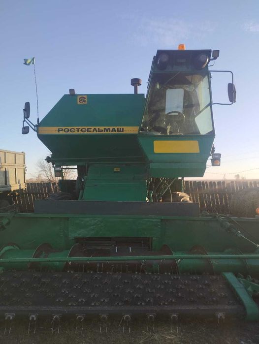 Продам комбайн ниву эффект.