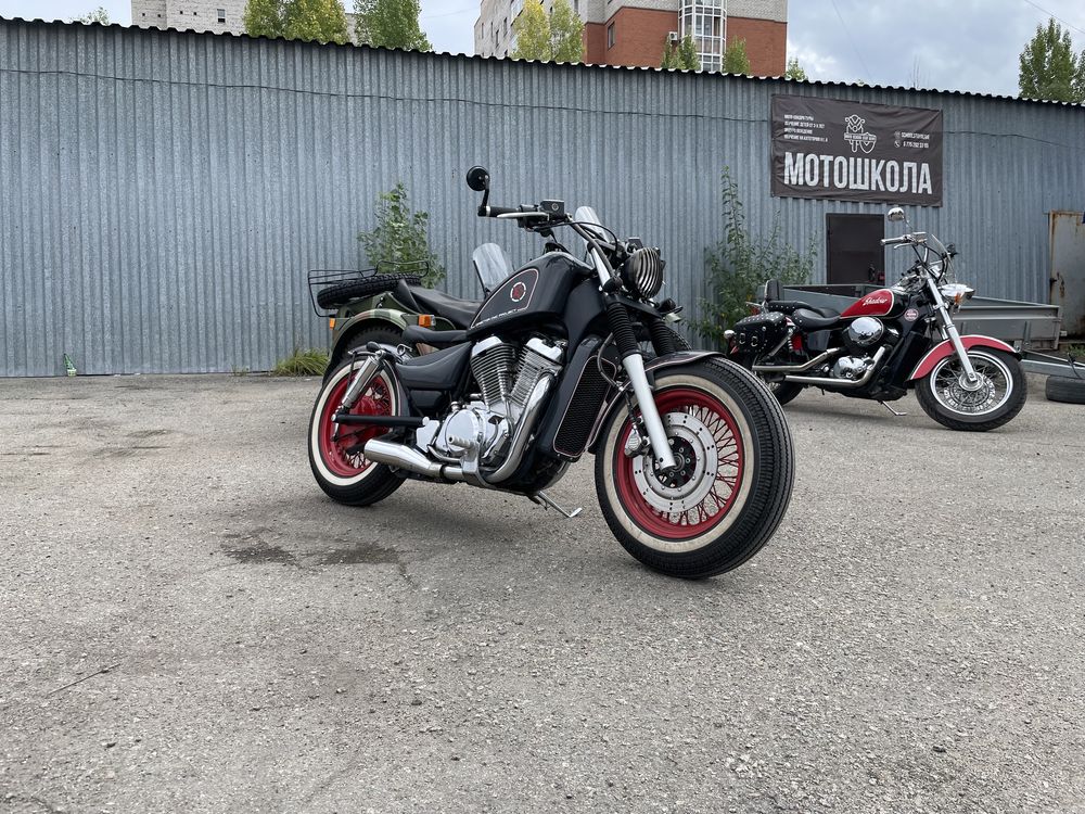 Suzuki intruder VS400