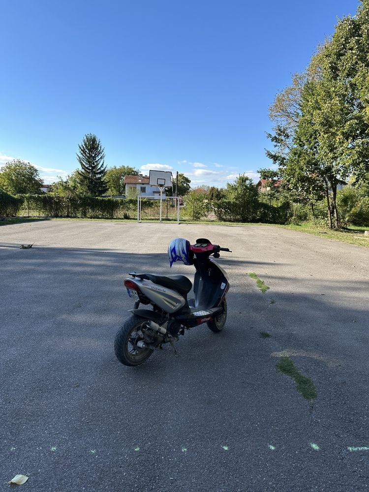 Скутер Keeway RY8