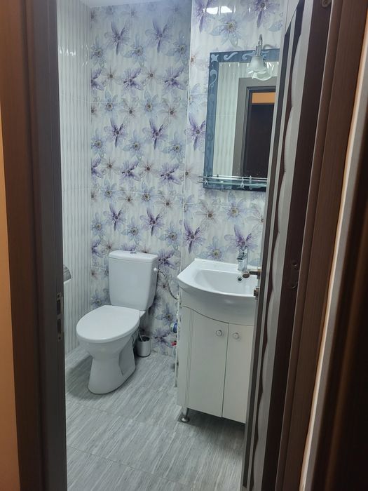 Vând apartament cu 3 camere, zona Anda