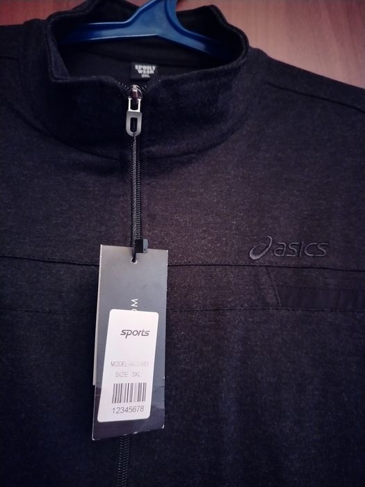 Спортивный костюм. Очень хорошего качества. Размер 3XL.(50-52) Новый.