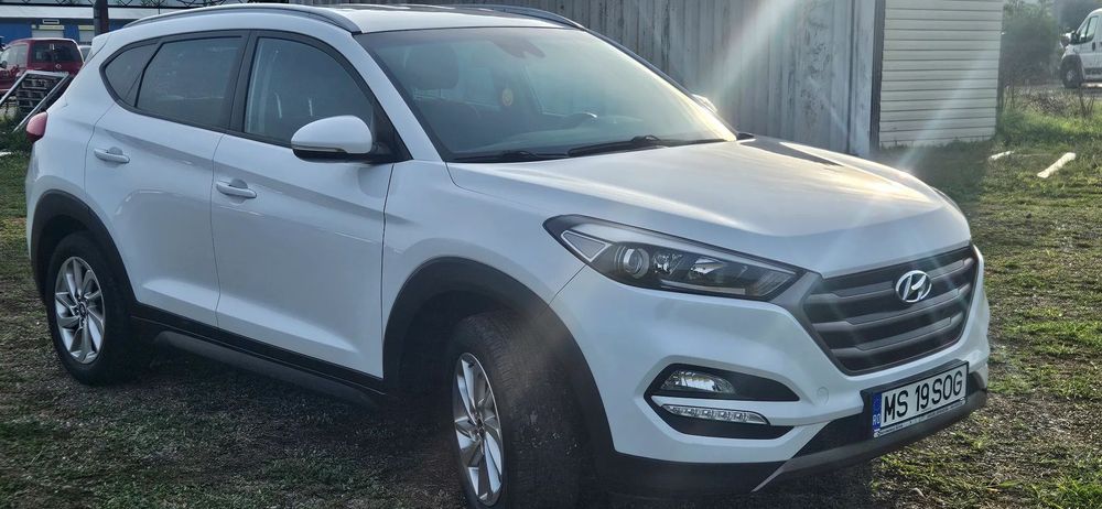 Hyundai Tucson Hyundai tucson AWD/4x4 Automată 2.0 CRDI
