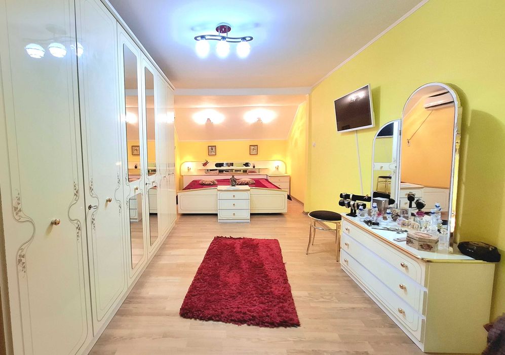 Casa P+M de vanzare - Sannicolau Mare