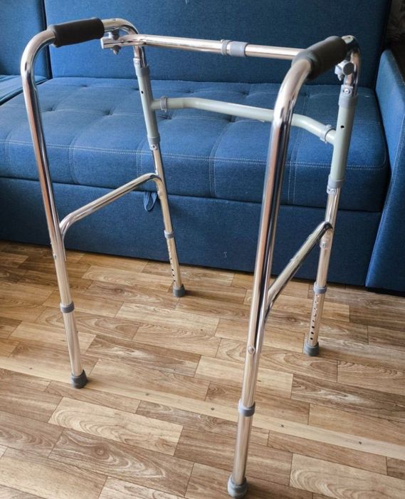 Ходунки б/у с регулируемой высотой