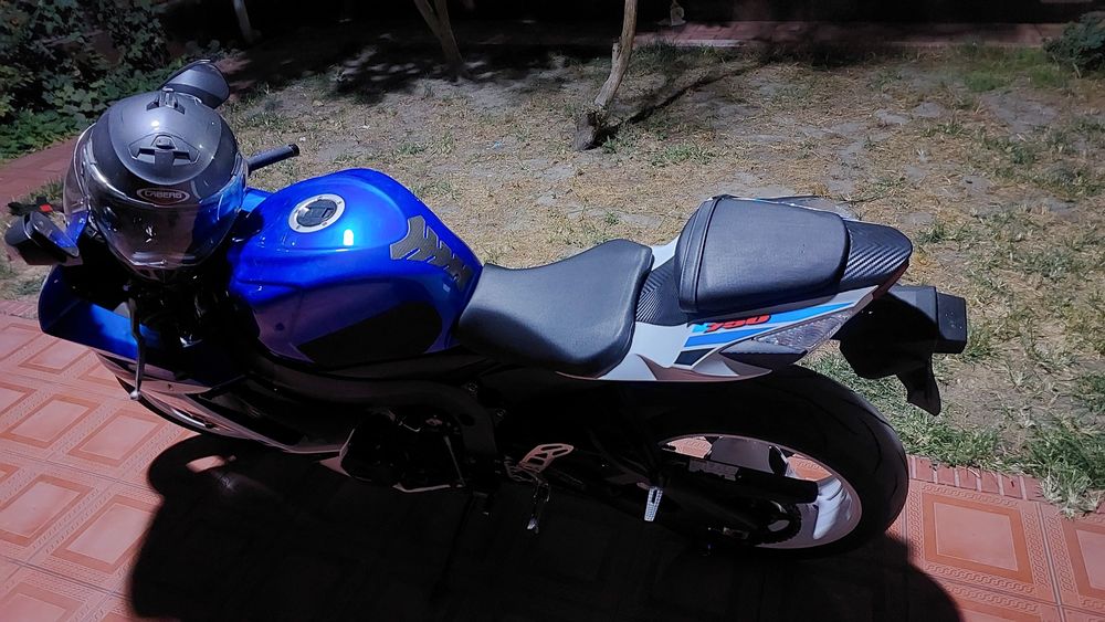 Suzuki gsx 750 holati ideal 8000$