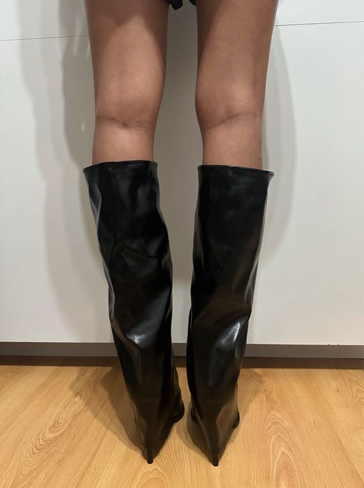 Дамски кожени ботуши