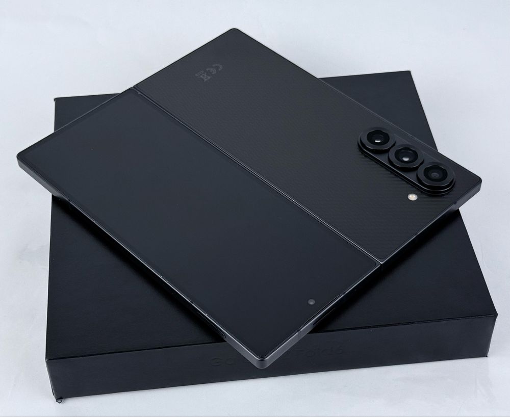 Samsung Galaxy Z Fold 6 512GB 12RAM Crafted Black Перфектен! Гаранция!
