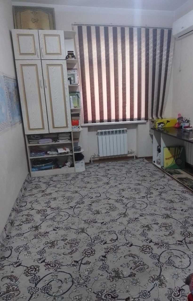 Продаётся 2 комнатная квартира Сергели 6А. Кирпичный дом 2/5/7 у Метро