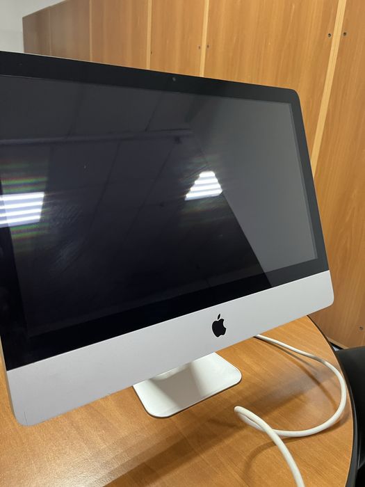 iMac 21.5" (Late 2009)