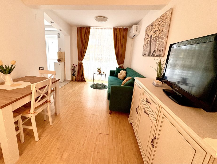 Apartament CENTRAL la casa,doua camere!