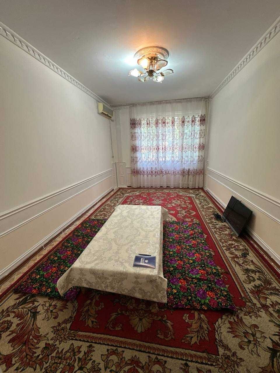 Миро-Улуғбек метро бекати яқинида  Маклерсиз  Чилонзор 6 кв 4 дом 55