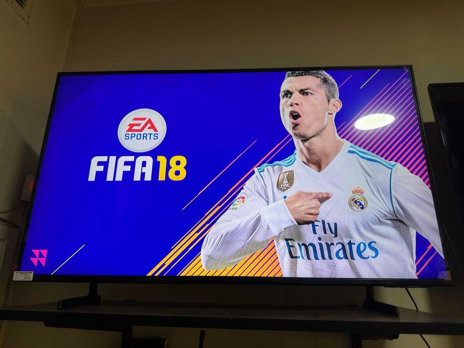 Sony PlayStation 4 Slim 1TB, FIFA 18, 2 джойстика