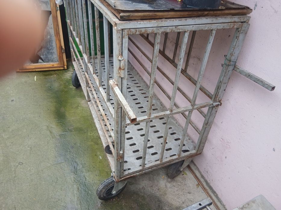 Cușcă de transport porci cu pod de aluminiu și roți